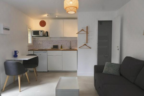 Studio indépendant avec jardin
